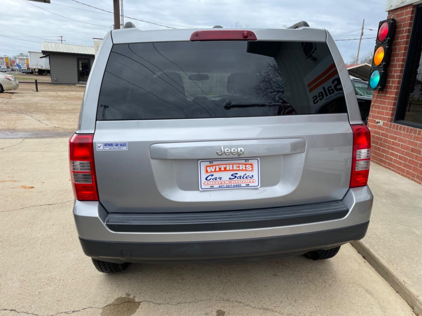 2017 SILVER /BLACK Jeep Patriot (1C4NJPBA1HD) , AUTO transmission, located at 204 Hwy. 16 East, Carthage, MS, 39051, (601) 267-7277, 0.000000, 0.000000 - Photo#3